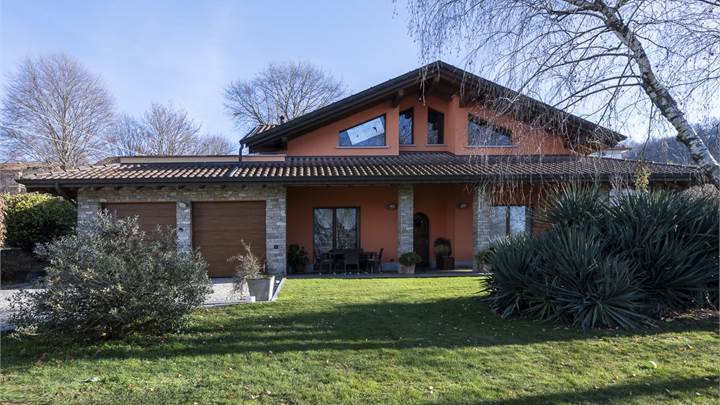 Villa in vendita a Cocquio Trevisago