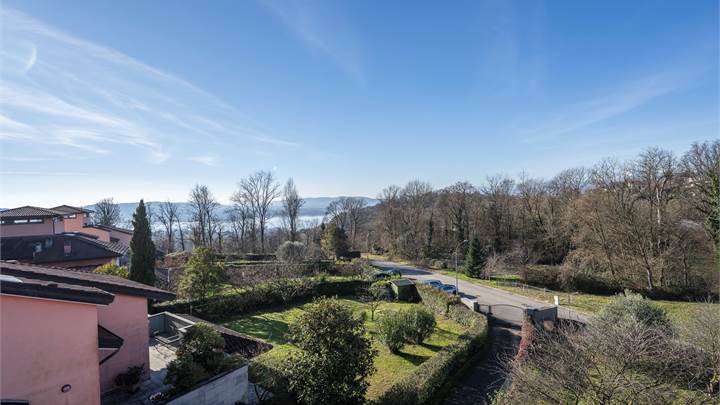 Porzione Villa in vendita a Casciago