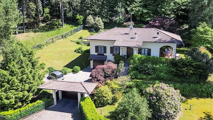 Villa in vendita a Bodio Lomnago